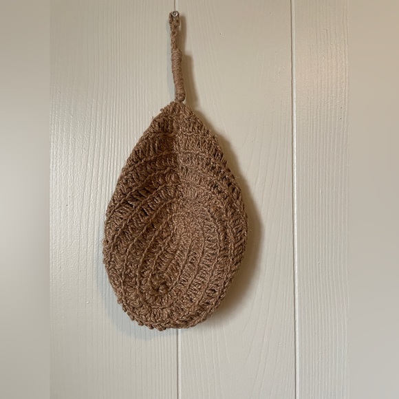Jute basket hanging for pantry | Potato garlic onion storage | Boho wall basket - Picture 6 of 9
